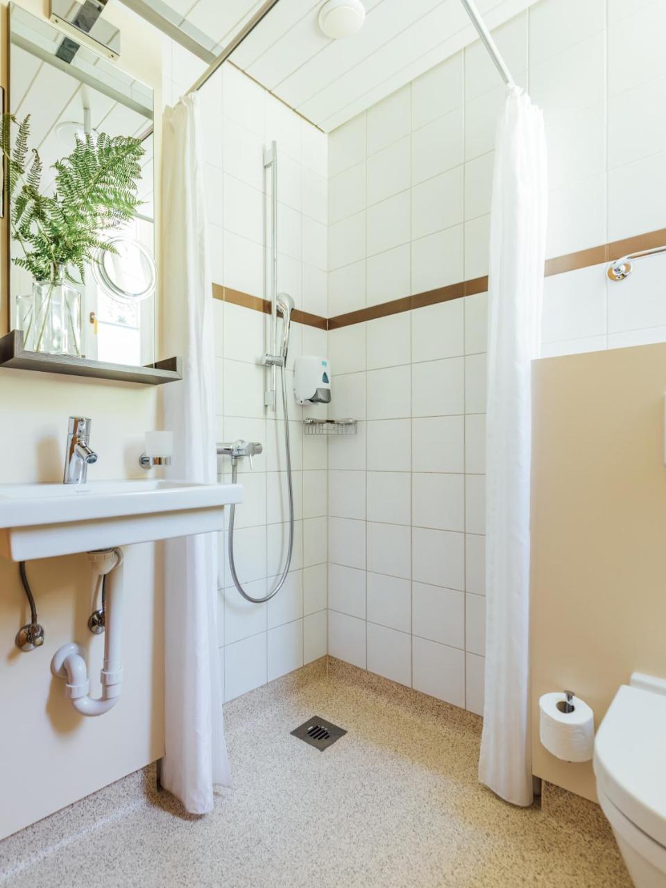 Schönried Budget Rooms Gstaad מראה חיצוני תמונה