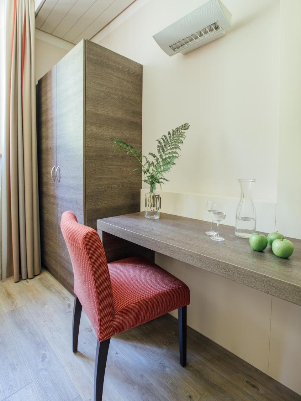 Schönried Budget Rooms Gstaad מראה חיצוני תמונה