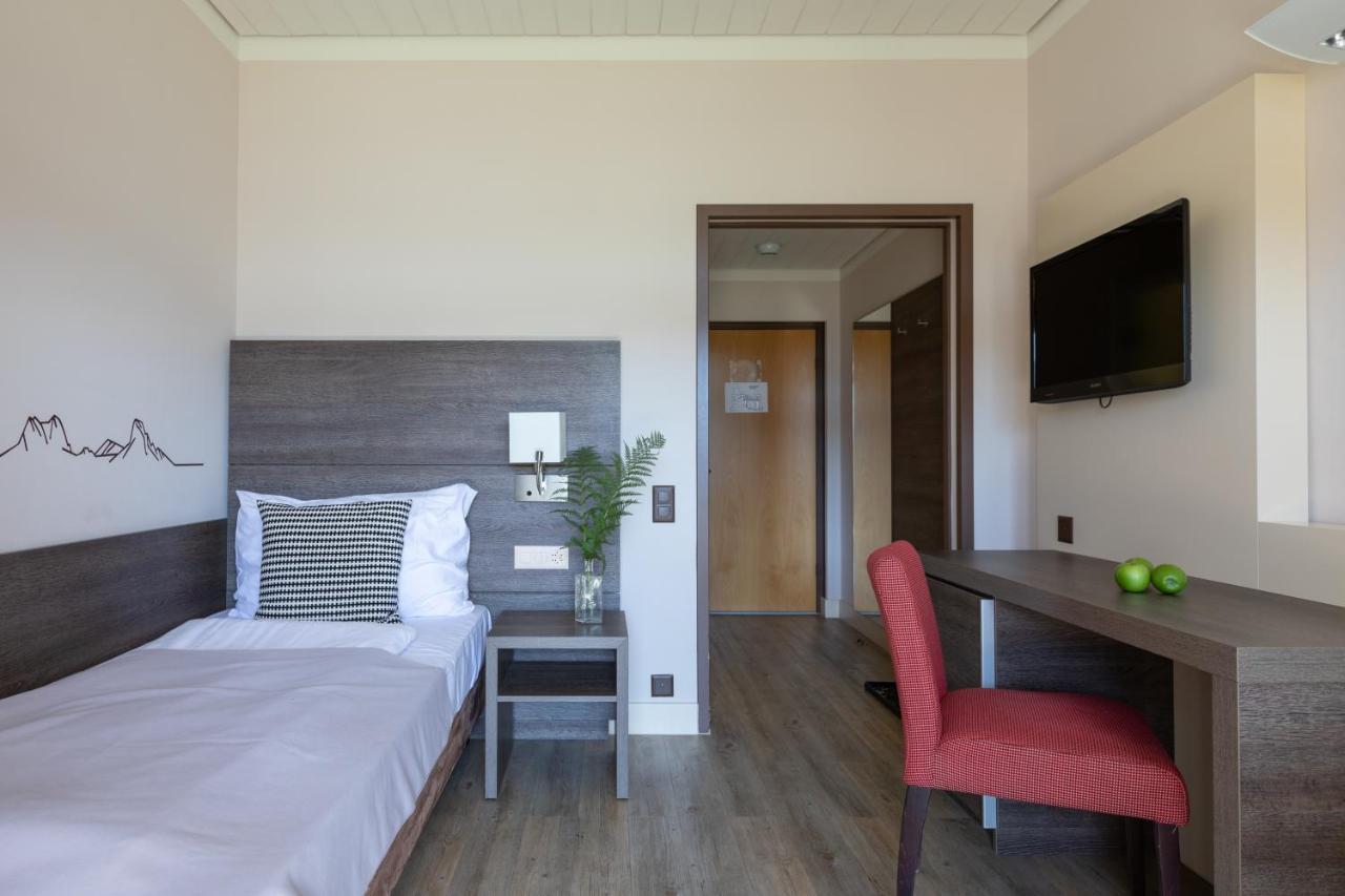 Schönried Budget Rooms Gstaad מראה חיצוני תמונה